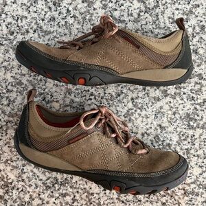 Merrell—Kangaroo Move Lace-Up Walking Hiking Sneaker Shoe (Size 7.5)